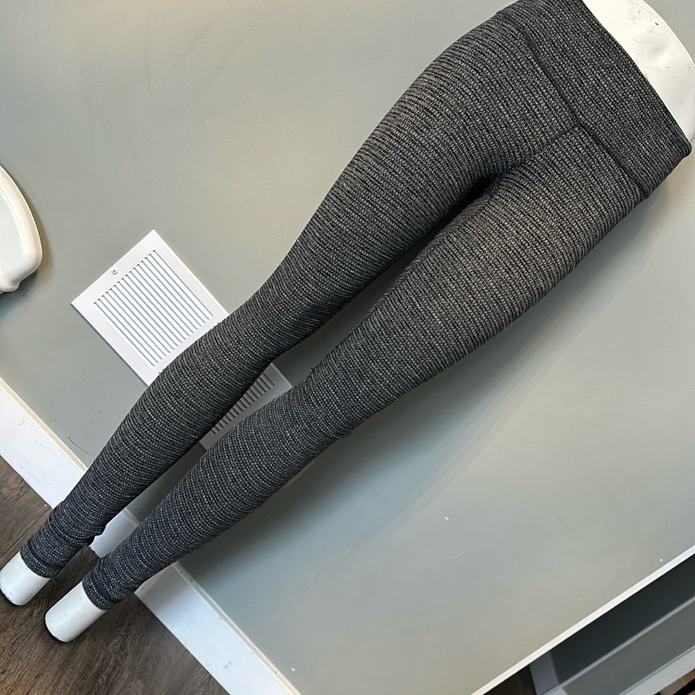 Lululemon size 2 Full Lengths Heather Grey Leggings